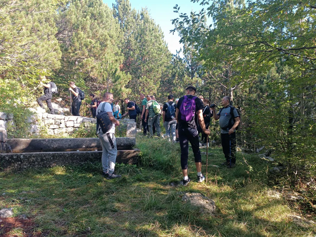 Memorijalni uspon na Golubić u čast poginulim braniteljima FOTO 4