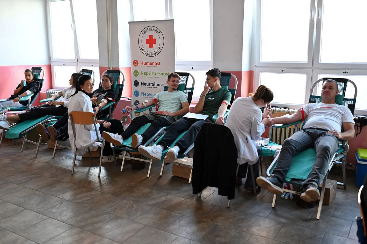 Posuški srednjoškolci pokazali humanost u akciji darivanja krvi 2