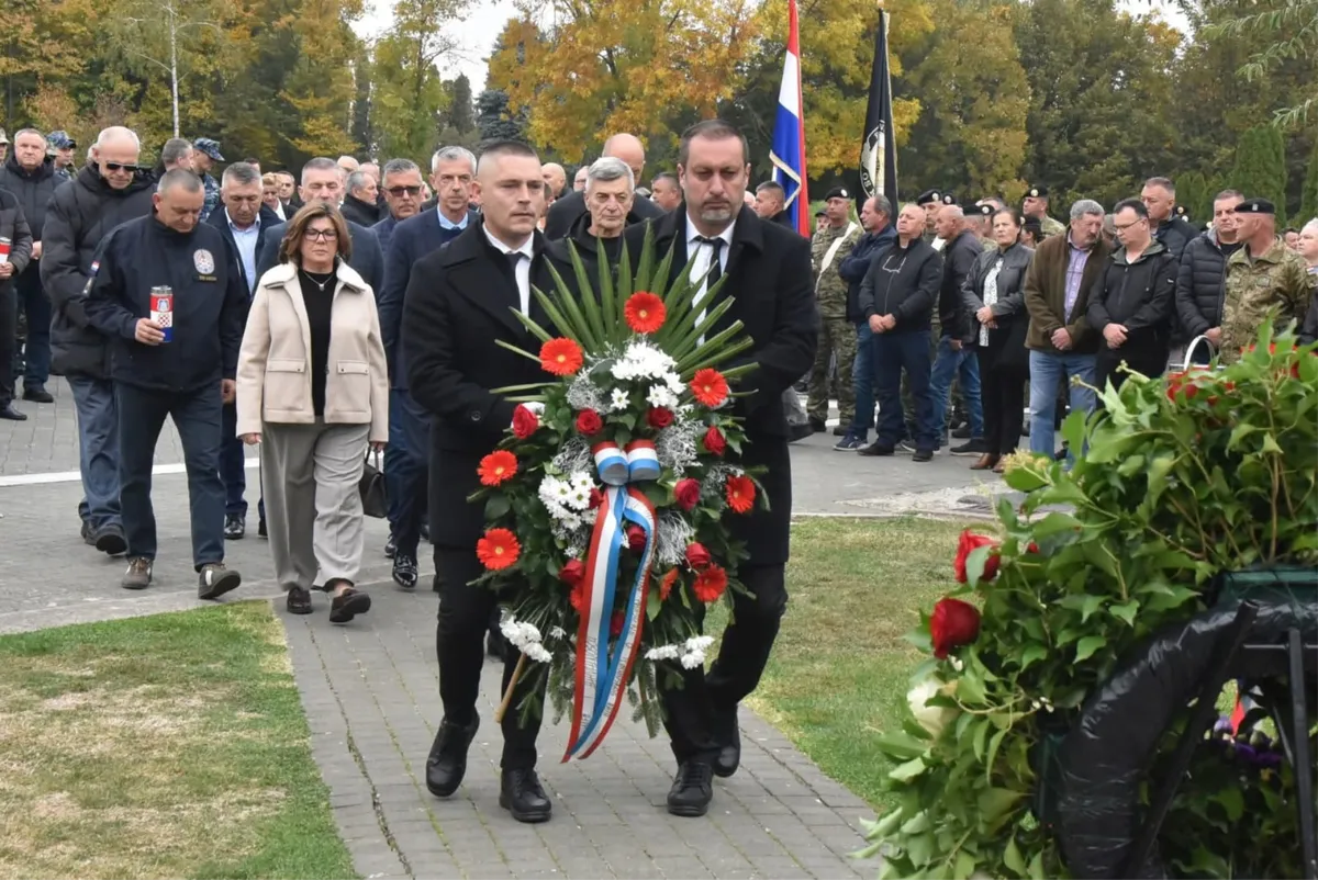 FOTO: I Gruđani se u Vukovaru prisjetili našeg Blage Zadre, u Zaprešiću mu otkrivena bista