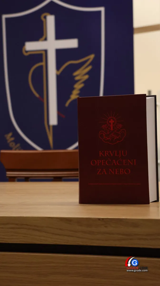 Predstavljena knjiga ''Krvlju opečaćeni za nebo'', u kojoj su opsežno sabrani životopisi 66. hercegovačkih franjevaca ubijenih u II. svjetskom ratu i poraću FOTO 5