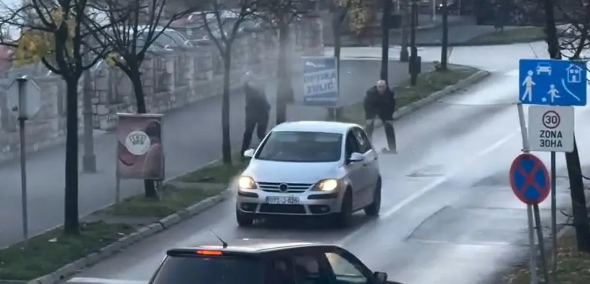 Nakon vatrenog obračuna s policijom uhićen jedan pljačkaš zlatarne u Kalesiji, mrtvog izbacili iz vozila