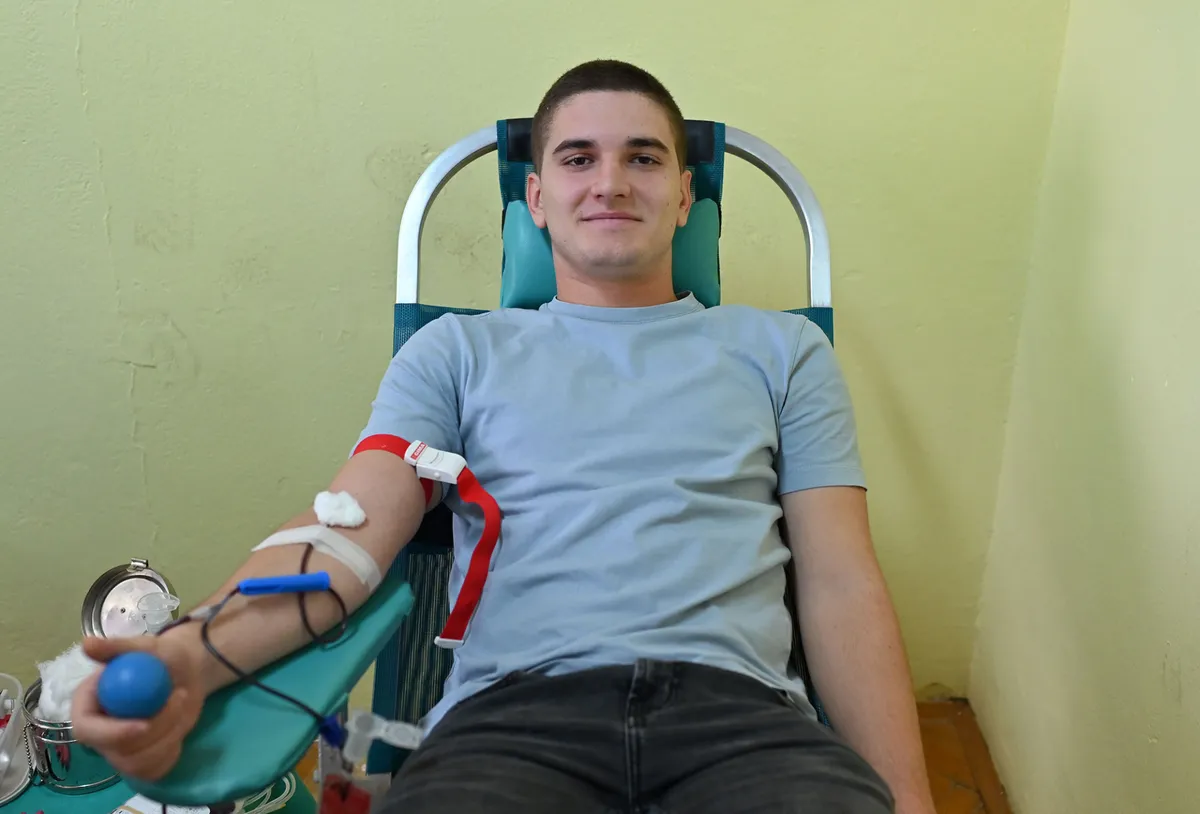 Grudski srednjoškolci darovali 22 doze krvi FOTO