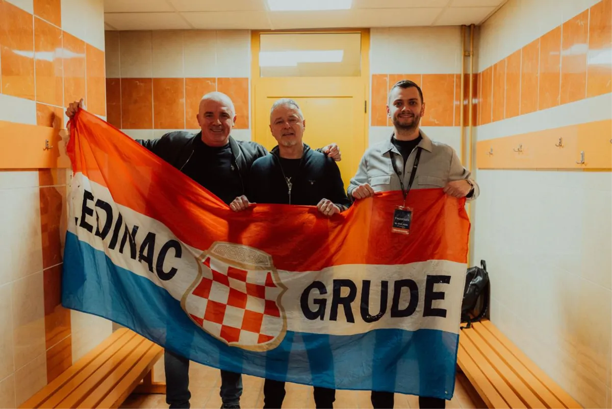 FOTO: Thompson priredio spektakl u Splitu, publika uglas pjevala najveće hitove