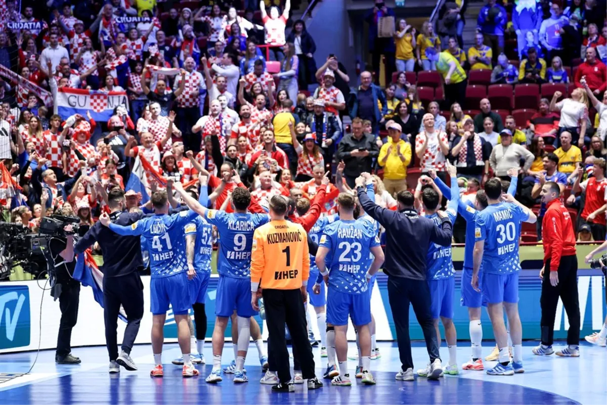VIDEO: Thompson objavio atmosferu iz svlačionice! Ako ne znaš šta je bilo, pjevaju Hrvati uglas!