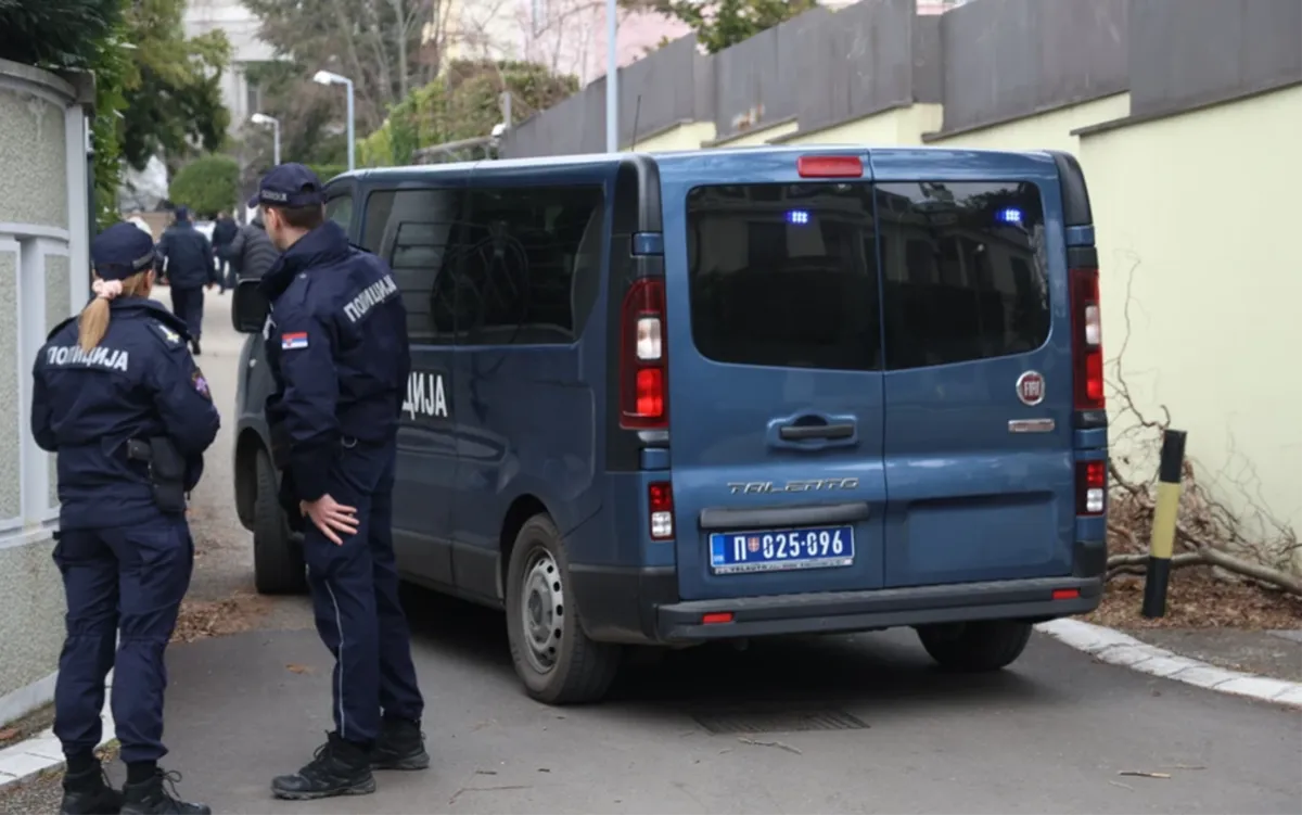 Na kuću Zdravka Čolića bačena bomba