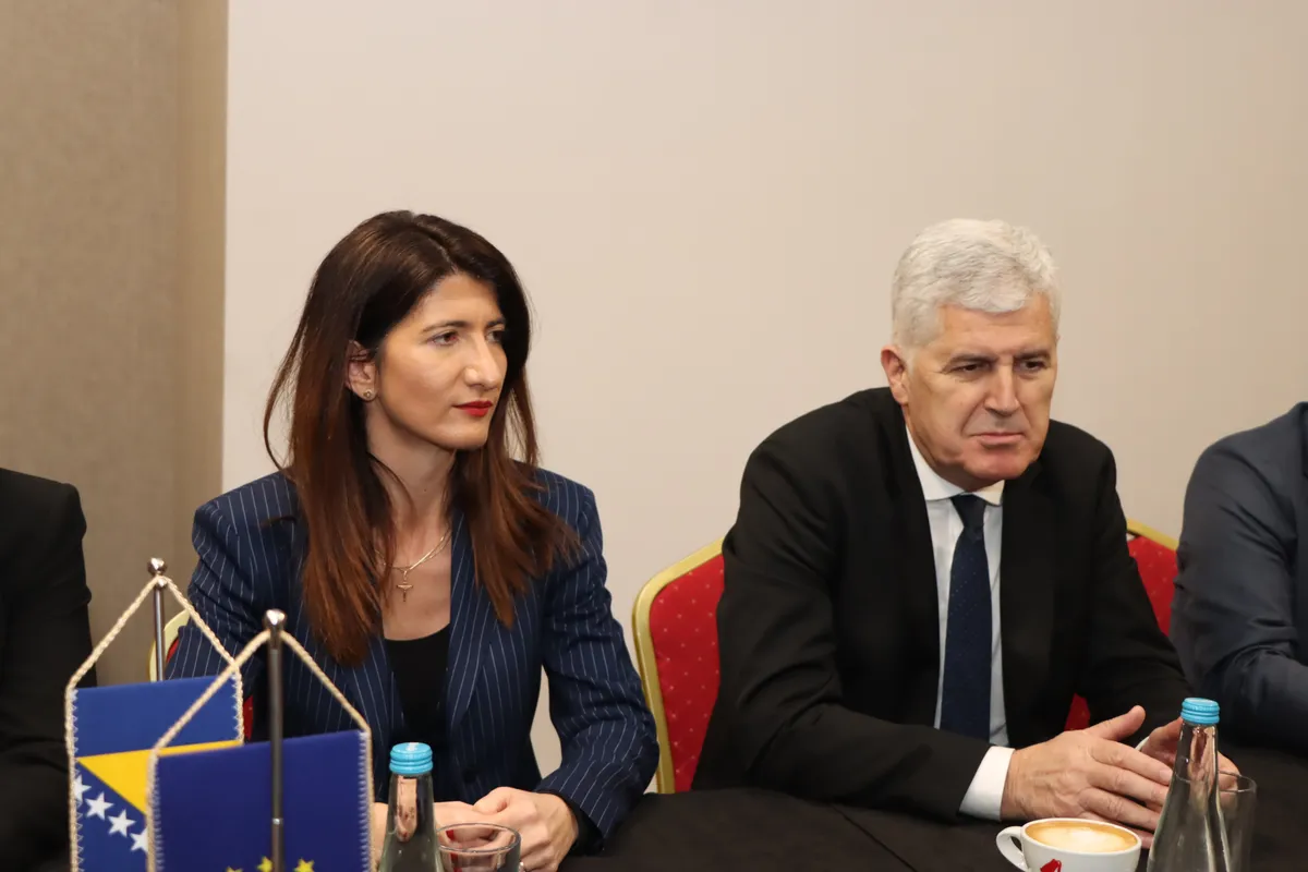 U Zračnoj luci Mostar potpisani ugovori vrijedni 1,75 milijuna eura FOTO 5