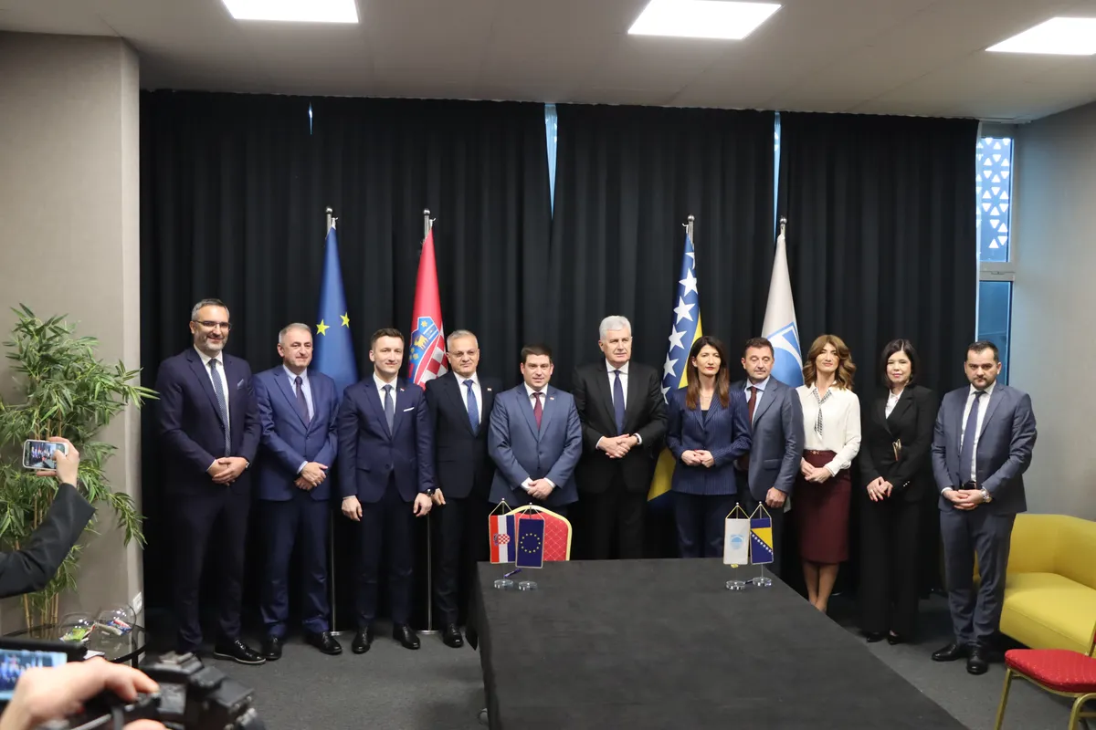 U Zračnoj luci Mostar potpisani ugovori vrijedni 1,75 milijuna eura FOTO 3