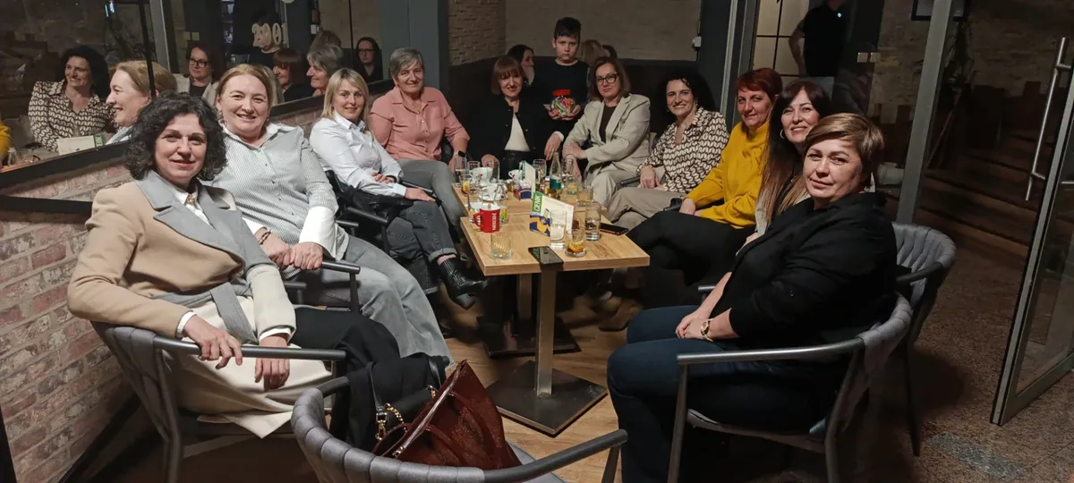 Prepuna knjižnica s oduševljenjem dočekala nove knjige Mirjane Barać: 'Nebo u nama' i 'Šapat vremena' 1
