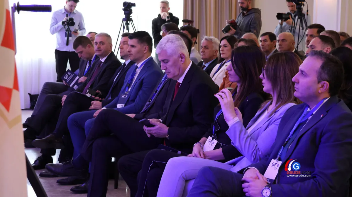 FOTOGALERIJA: 3. Gospodarski forum ŽZH-a: Bez jakih i snažnih Hrvata u BiH ni Republika Hrvatska nema prosperiteta 2
