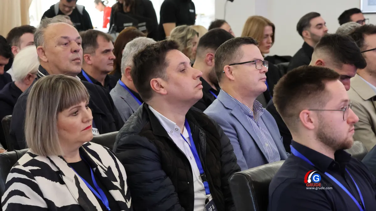 FOTOGALERIJA: 3. Gospodarski forum ŽZH-a: Bez jakih i snažnih Hrvata u BiH ni Republika Hrvatska nema prosperiteta 5