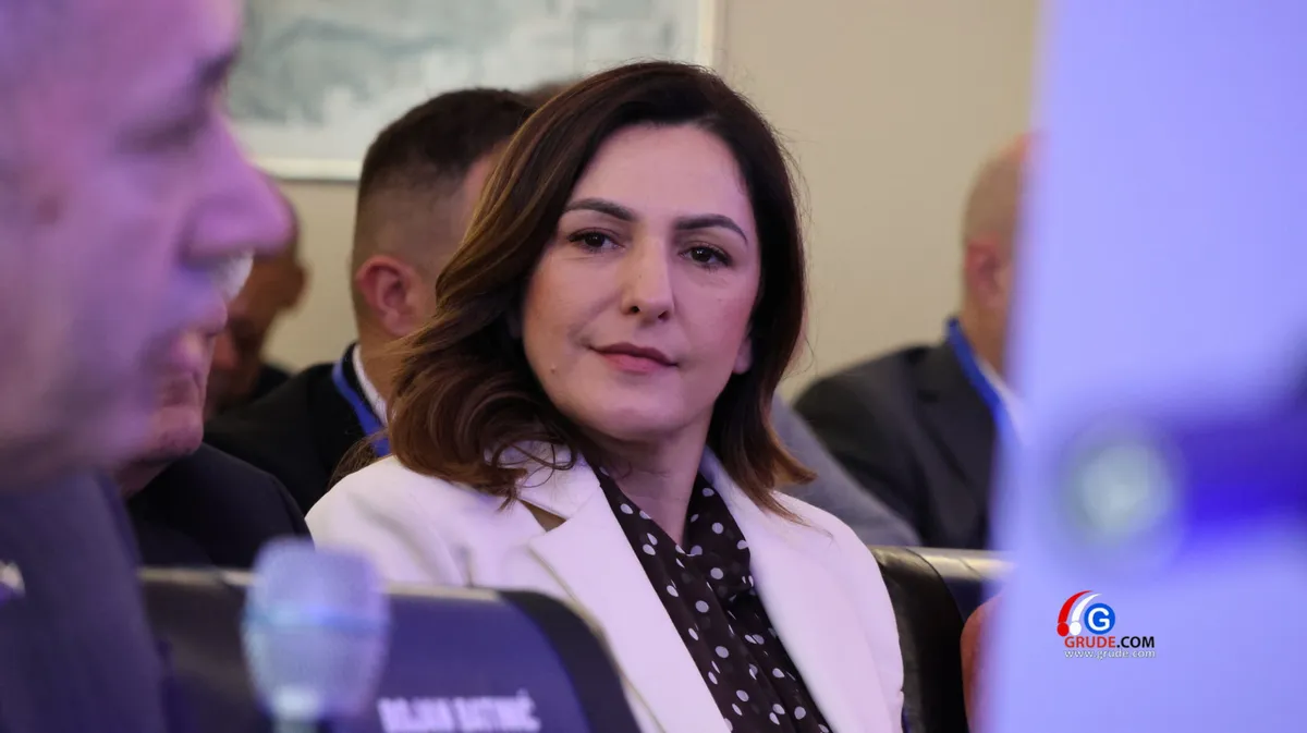 FOTOGALERIJA: 3. Gospodarski forum ŽZH-a: Bez jakih i snažnih Hrvata u BiH ni Republika Hrvatska nema prosperiteta 10
