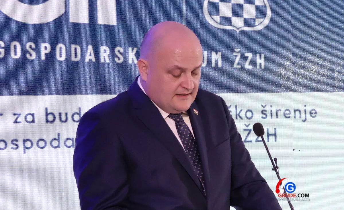 Šušnjar: Mađari moraju odlučiti kojem svijetu pripadaju