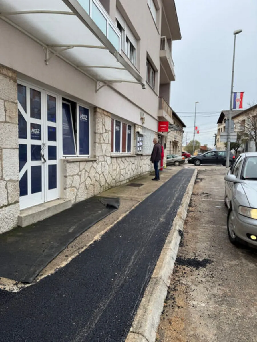 U centru Gruda obnovljen nogostup 2