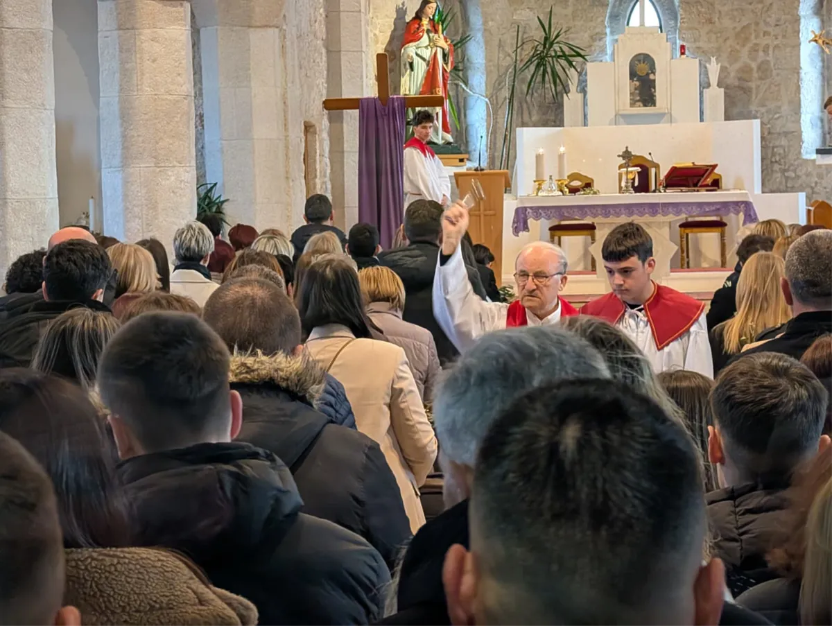 BLAGOSLOV GRANČICA U GRUDAMA! Fra Stanko Pavlović: U Velikom tjednu neka bude više kućne molitve! Zajednički izmolite Gospin plač, Put križa...