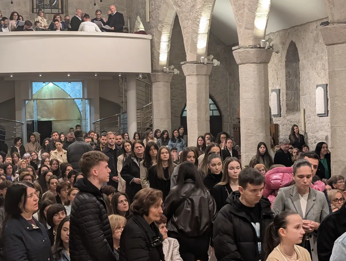 FOTO: VELIKA SUBOTA U GRUDAMA! FRA STANKO PAVLOVIĆ: Svijet ne pripada grobu, nego životu! 22