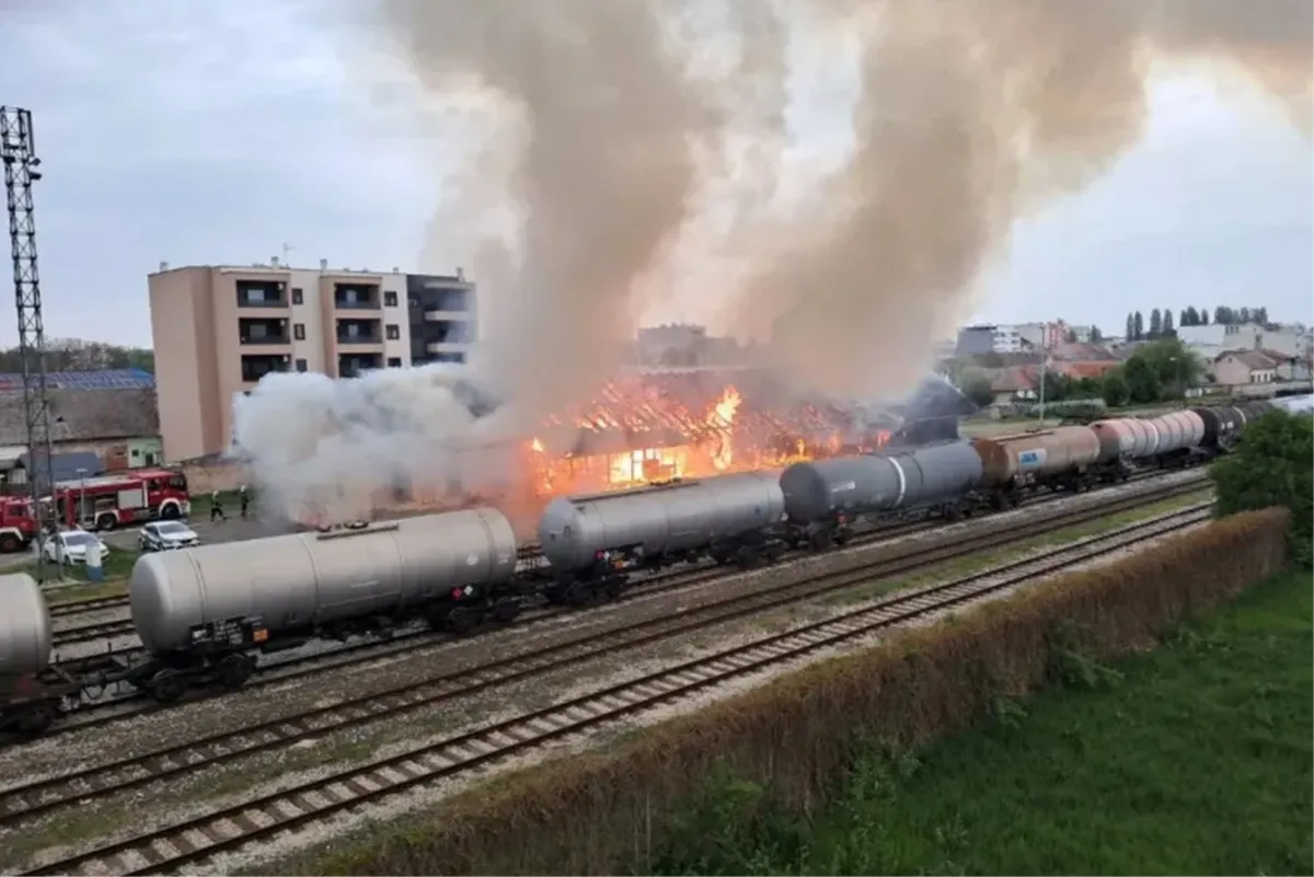Strašan požar u Osijeku: Vatra guta skladišta Hrvatskih željeznica
