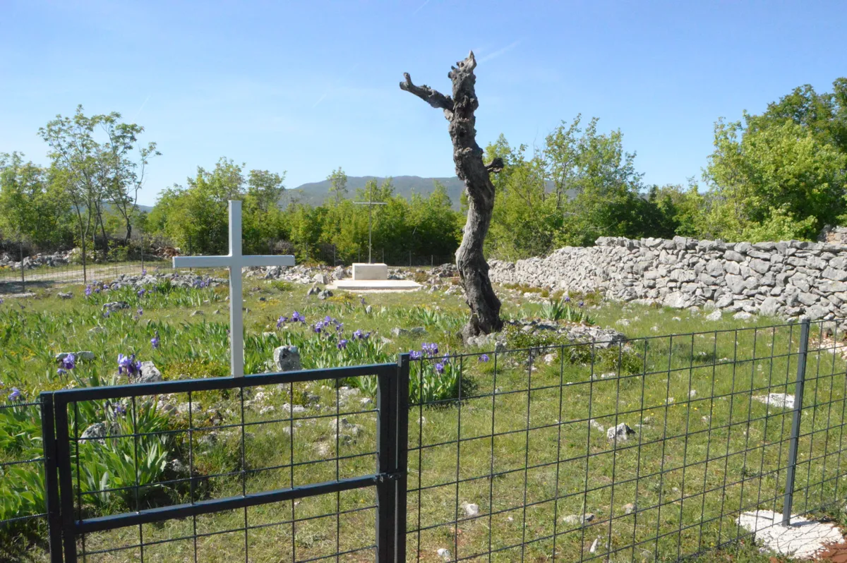 Mještani Medovića obnovili staro Svatovsko groblje, evo što se tu dogodilo FOTO 1