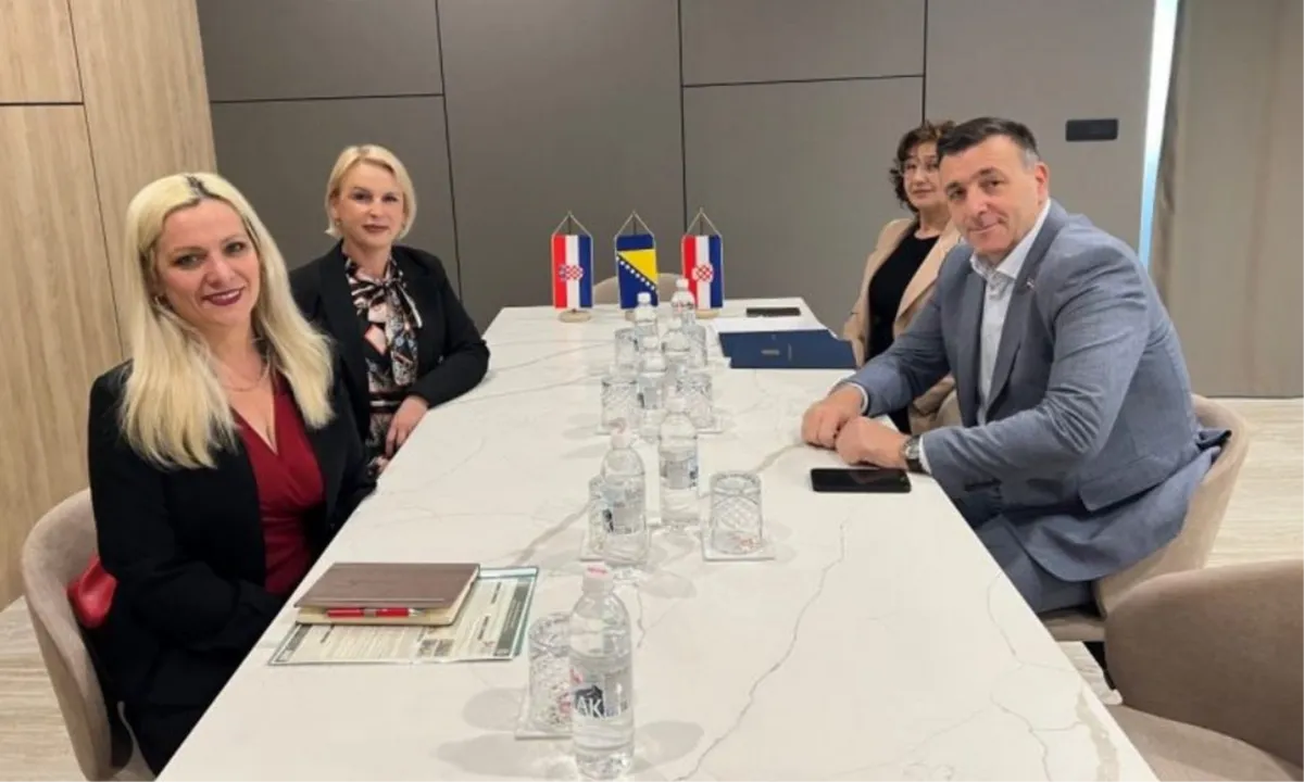 Ravnateljica Instituta za istraživanje migracija i predsjednik Vlade ŽZH potpisali Sporazum o suradnji