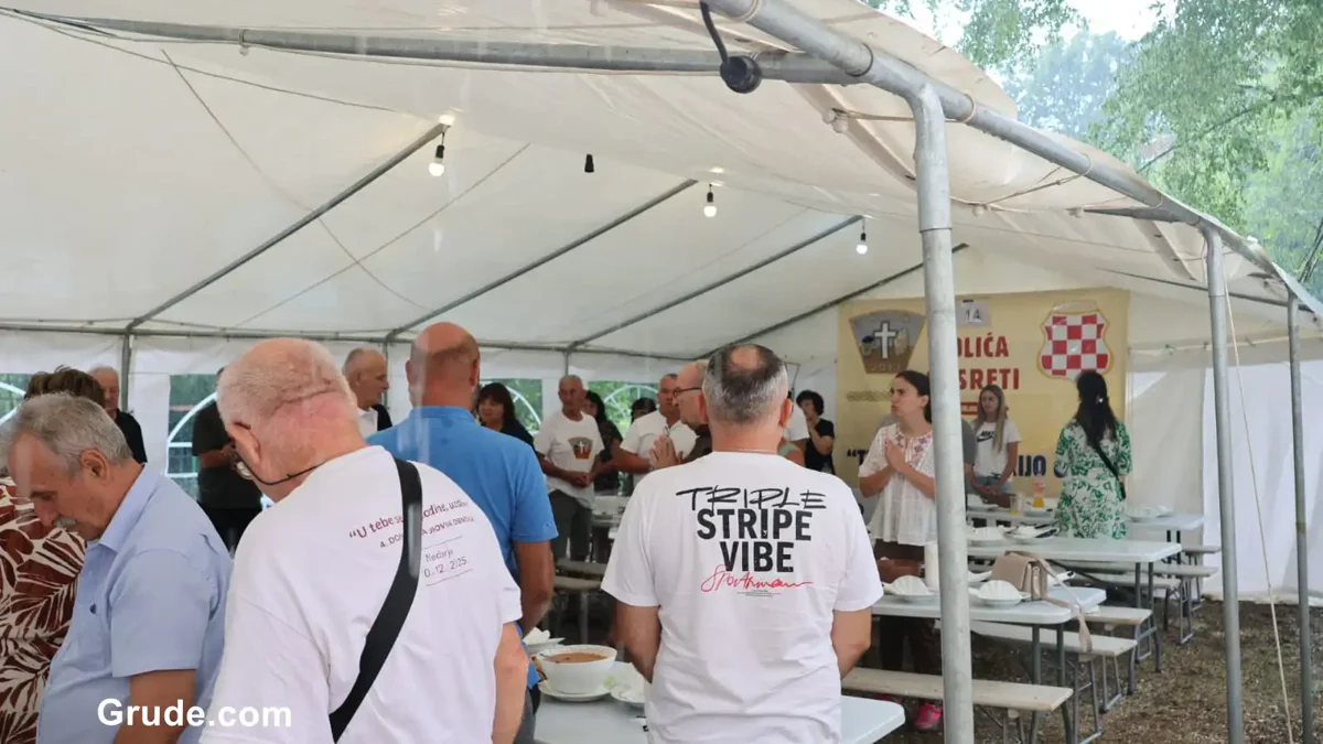 FOTO: Održani 14. Tolića susreti! Kuće se obnavljaju, stari temelji dobivaju novi život 27