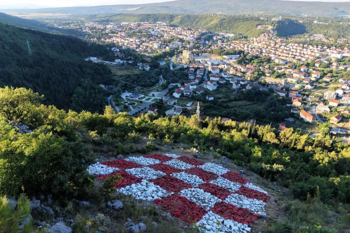 HRVATSKI GRB, jedan od najvažnijih simbola Širokog Brijega, zasjao novim sjajem