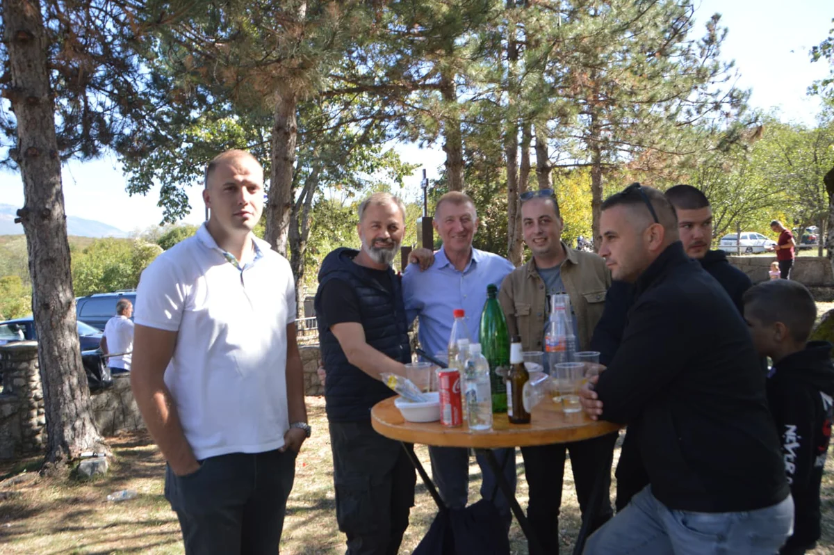 FOTO: HEROJI S VRDA SE NE ZABORAVLJAJU! Mnoštvo vjernika na svetoj misi povodom 33. obljetnice pogibije branitelja 27