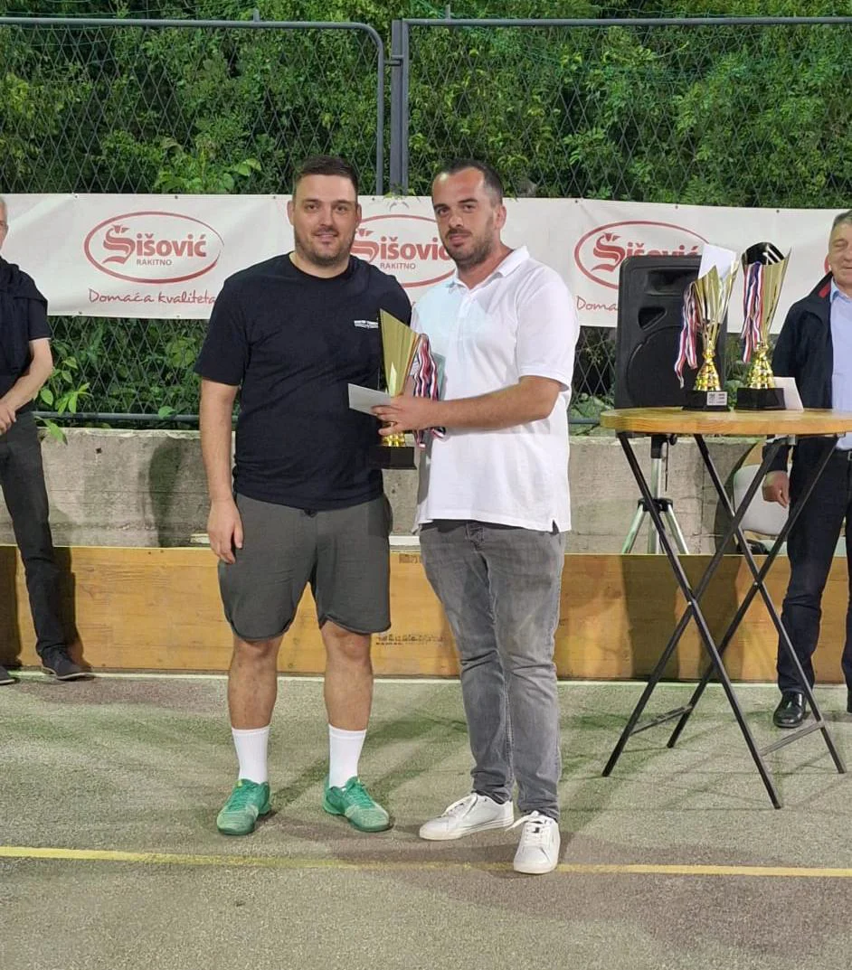 Elektro Eriz pobjednik Futsal cupa Medovići, Kiko Vučić osvojio auto, najbolji strijelac Ivan Ćorluka - pršut 3