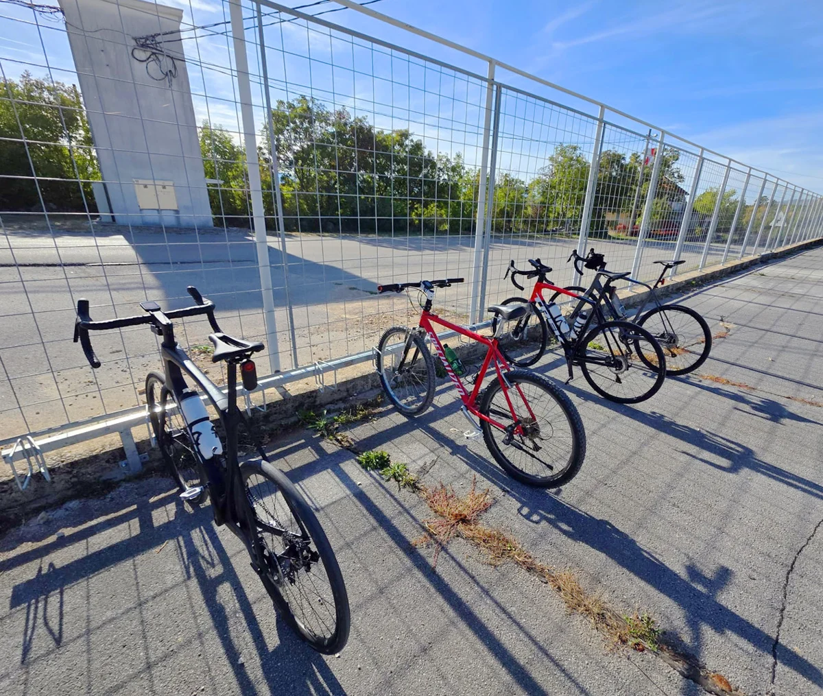 BK Grude na 12 igrališta postavio biciklističke parkinge FOTO