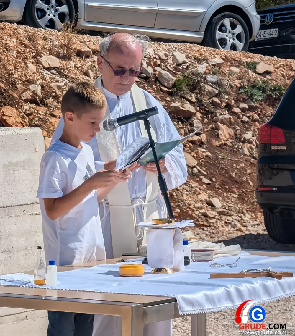 FOTO/VIDEO: Na vrhu Gruda, pod križem koji čuva Hercegovu zemlju, odjeknula poruka: Ovo je naš Križevac 17