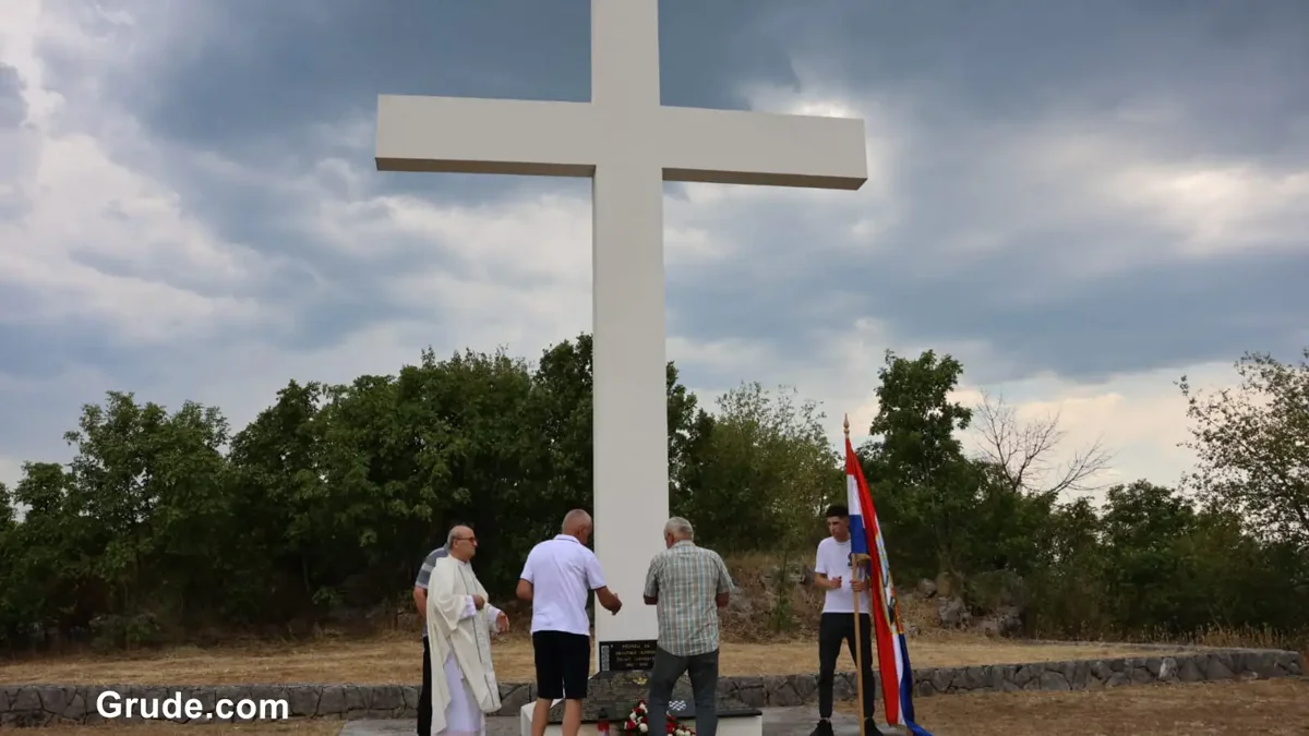 FOTO: Održani 14. Tolića susreti! Kuće se obnavljaju, stari temelji dobivaju novi život 15