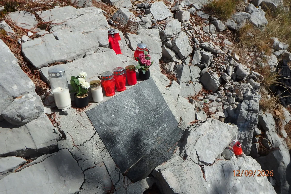 FOTO: Memorijalni uspon do mjesta pogibije Joze i Petra Marića, heroja koji su dali život za svoj hrvatski narod 3