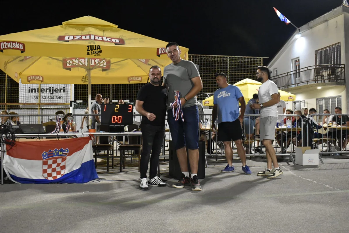 Legendarni Ante Lovrić uzeo zlato s Gruđanima! Šatori Vranješ brončani u Rastovači! 17