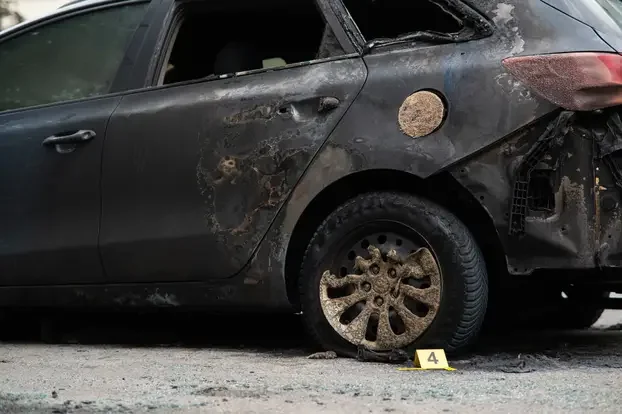 Izgorio automobil na magistralnoj cesti između Gruda i Posušja