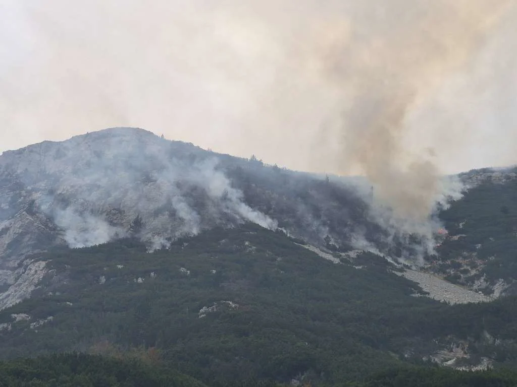 Požar na Čvrsnici i dalje aktivan: Vatra se širi i ispod zemlje