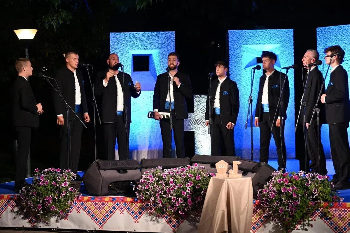 Klapa Krunik osvojila Posuški stećak, publika nagradila klapu Podvorje 13