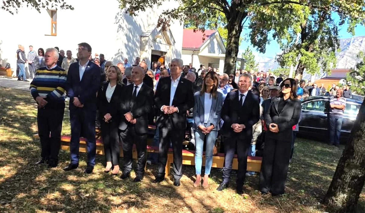 FOTO: HEROJI S VRDA SE NE ZABORAVLJAJU! Mnoštvo vjernika na svetoj misi povodom 33. obljetnice pogibije branitelja 2