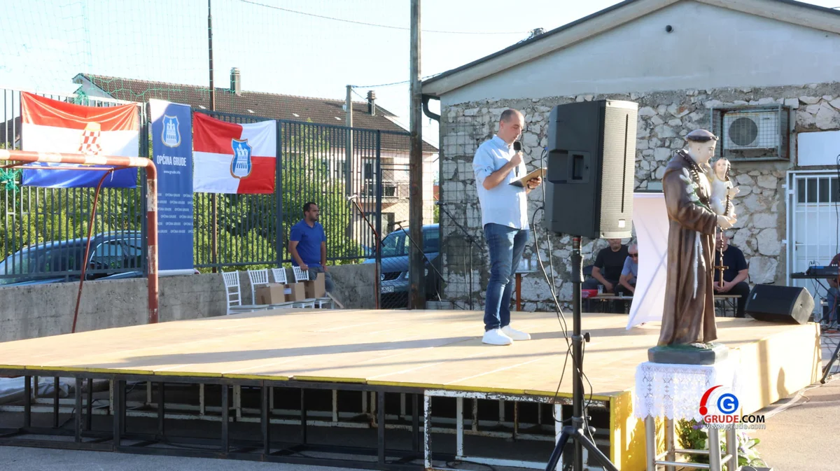 Na Medovićima 20. put proslavljen sv. Ante i predstavljena knjiga o selu FOTO 9