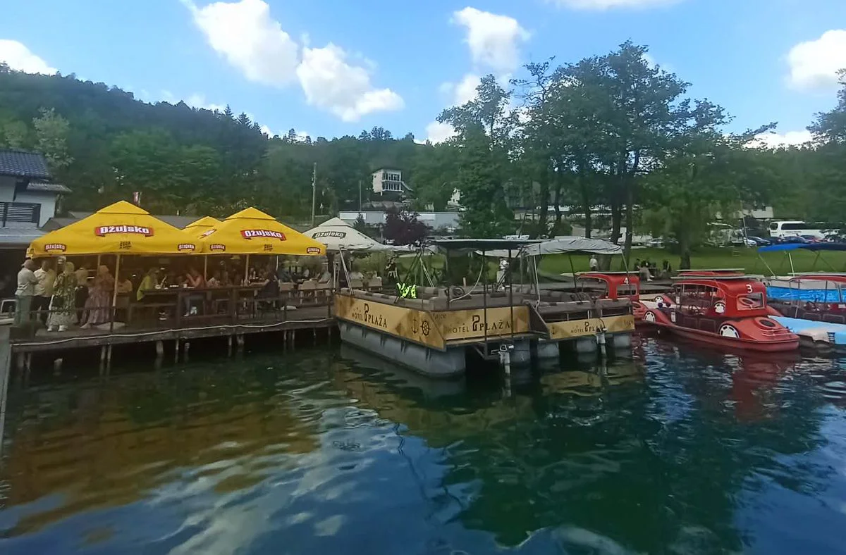 Grudski umirovljenici uživali na Plivskim jezerima FOTO