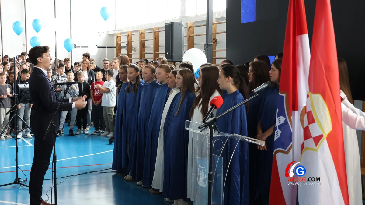 FOTO: Grude dobivaju nove školske prostore: položen kamen temeljac za osnovnu i glazbenu školu, ugrađena i vremenska kapsula 3