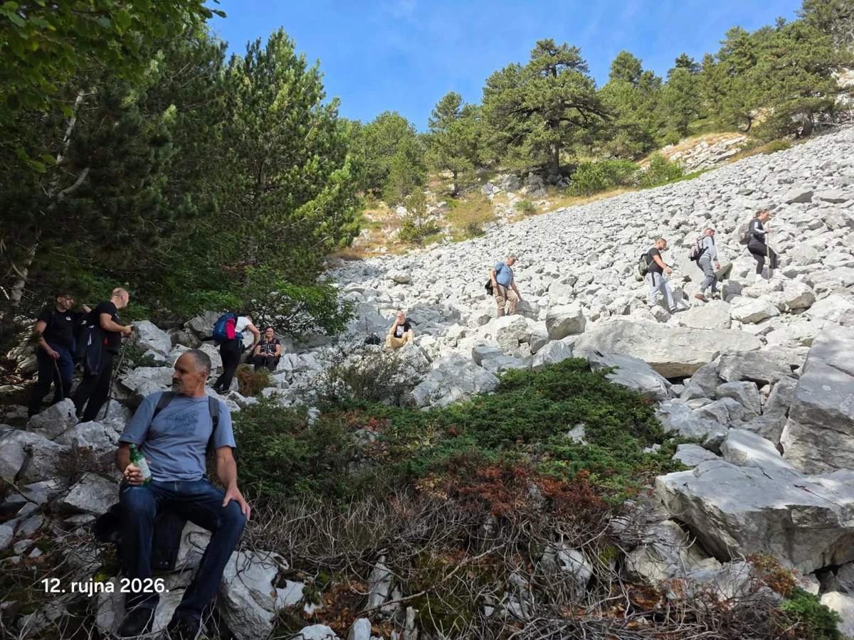 FOTO: Memorijalni uspon do mjesta pogibije Joze i Petra Marića, heroja koji su dali život za svoj hrvatski narod 5