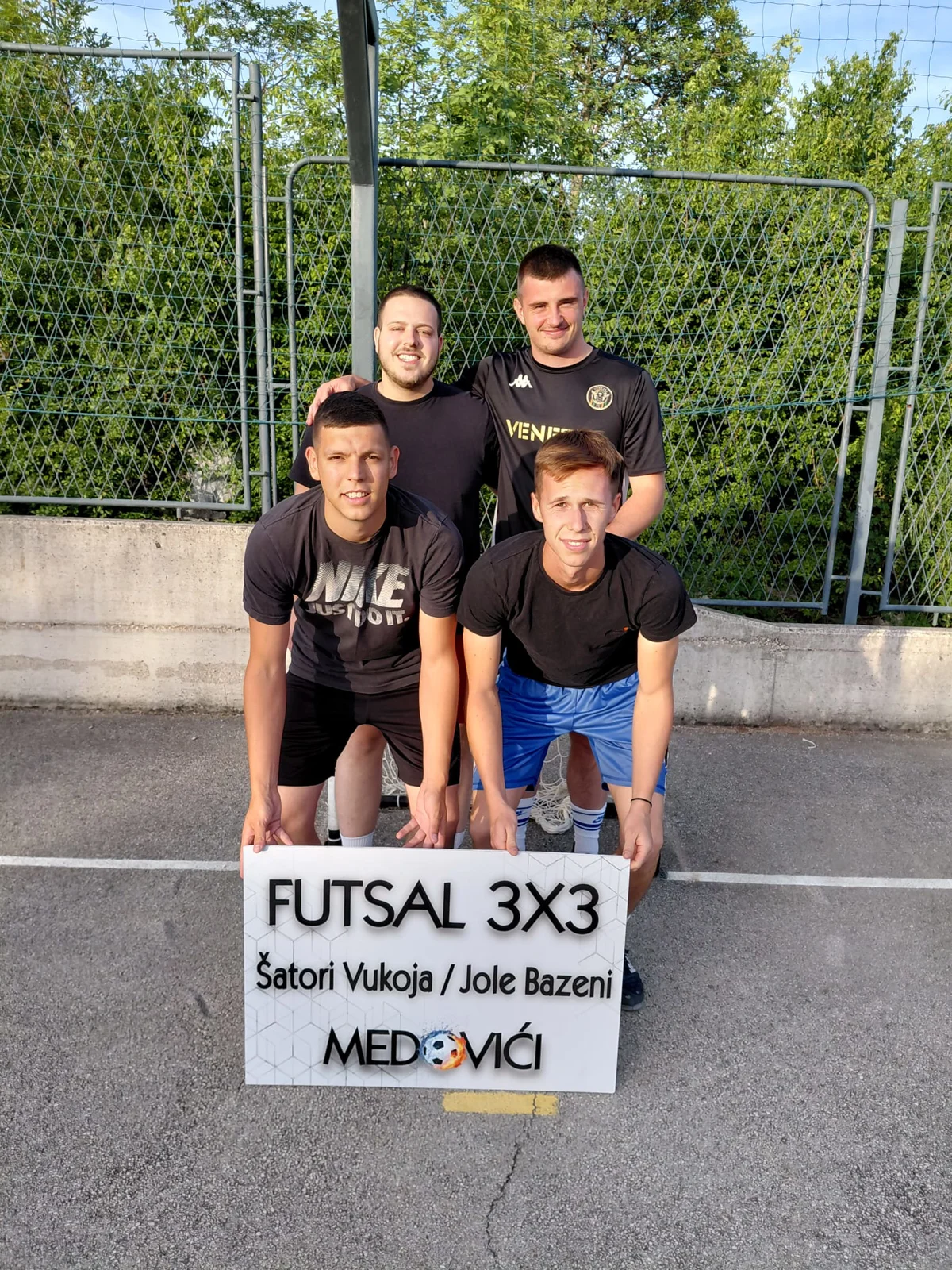 FOTO: Futsal cup na Medovićima stigao do završnice, večeras nagrada Golf 4 i još mnogo toga 11