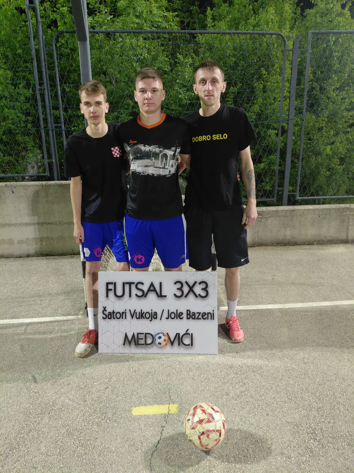 FOTO: Futsal cup na Medovićima stigao do završnice, večeras nagrada Golf 4 i još mnogo toga 17