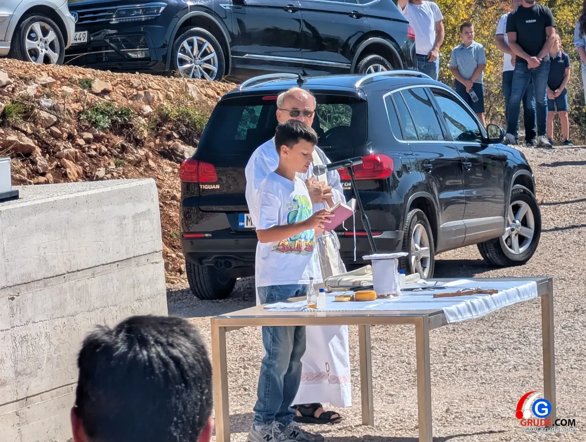 FOTO/VIDEO: Na vrhu Gruda, pod križem koji čuva Hercegovu zemlju, odjeknula poruka: Ovo je naš Križevac 29