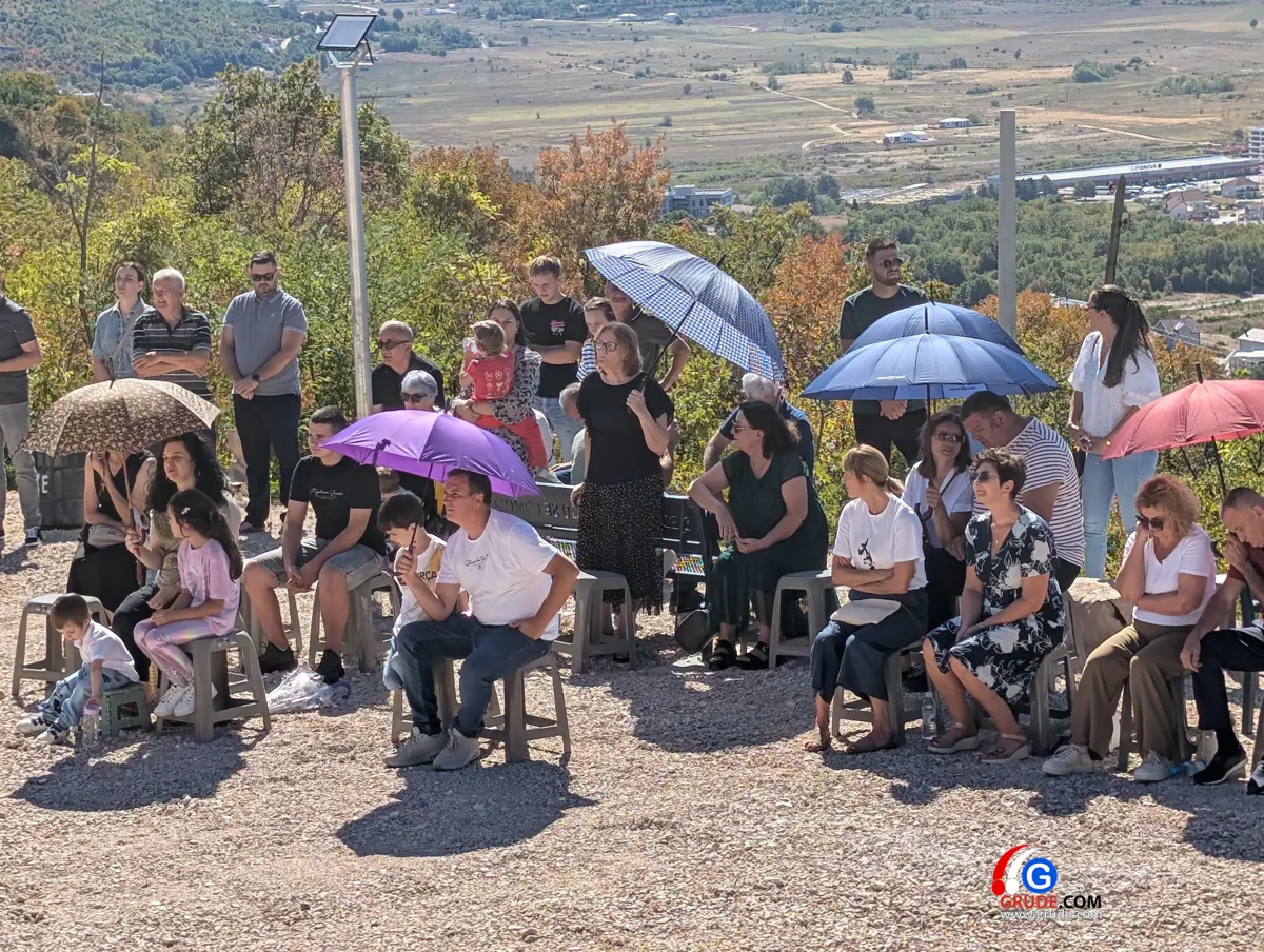 FOTO/VIDEO: Na vrhu Gruda, pod križem koji čuva Hercegovu zemlju, odjeknula poruka: Ovo je naš Križevac 26