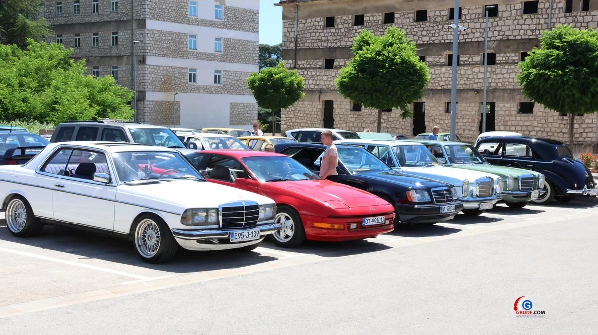 Vikend u ŽZH bio je u znaku oldtimera, ''4. Grada Hercegovine 2026'' FOTO 8