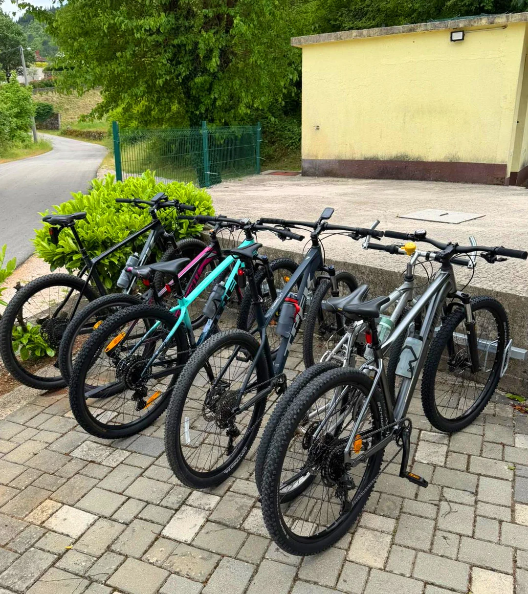BK Grude na 12 igrališta postavio biciklističke parkinge FOTO 7