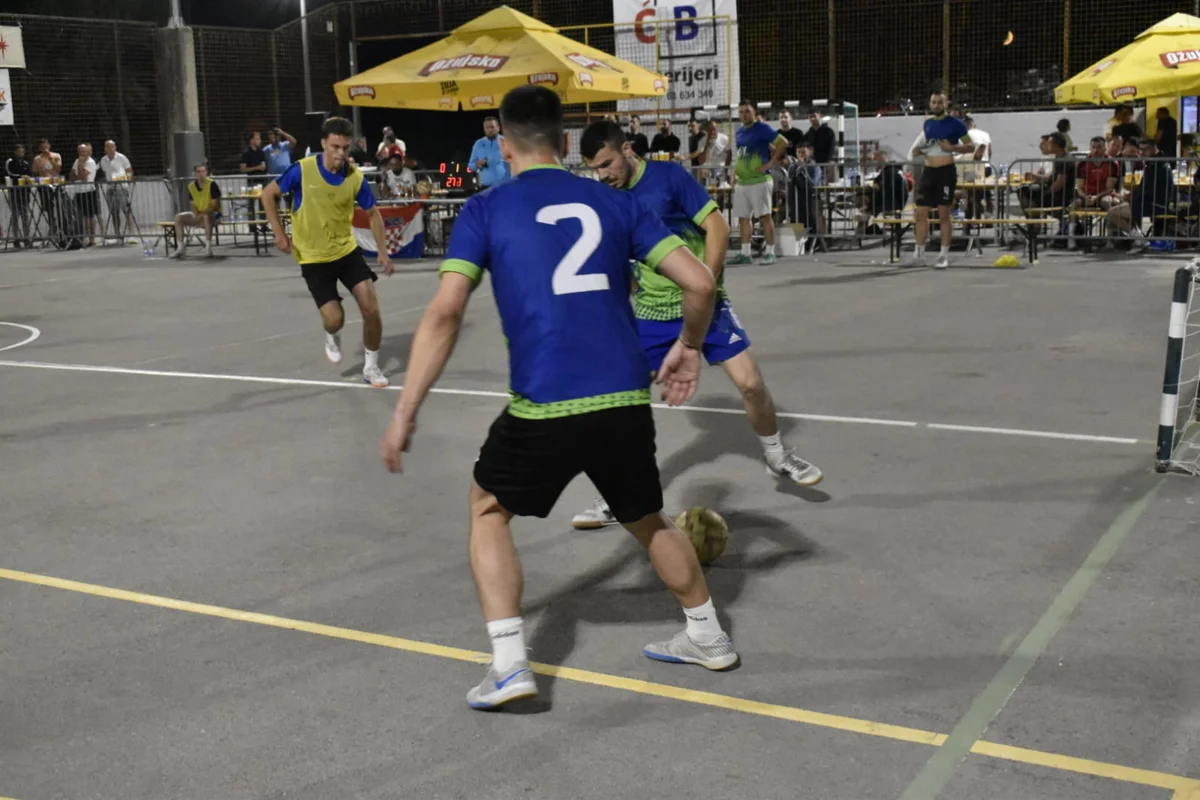 Legendarni Ante Lovrić uzeo zlato s Gruđanima! Šatori Vranješ brončani u Rastovači! 2