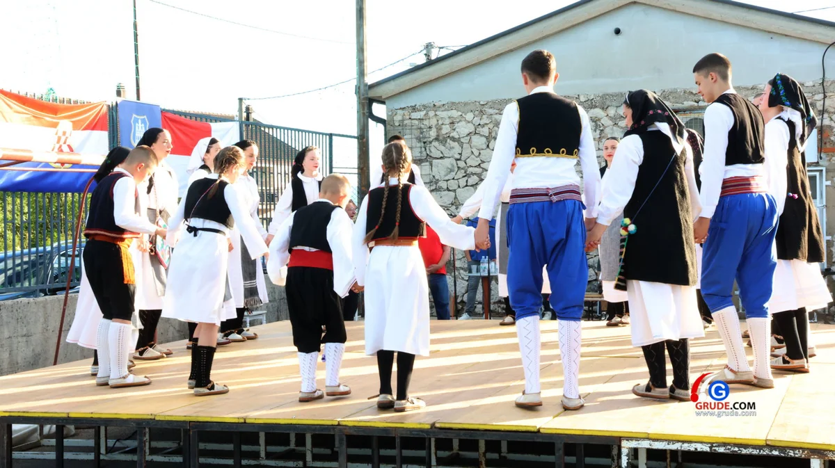 Na Medovićima 20. put proslavljen sv. Ante i predstavljena knjiga o selu FOTO 14
