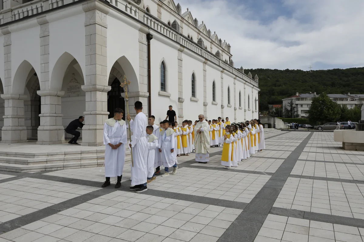 FOTO: Radost vjere i zajedništva ispunila Grude 3
