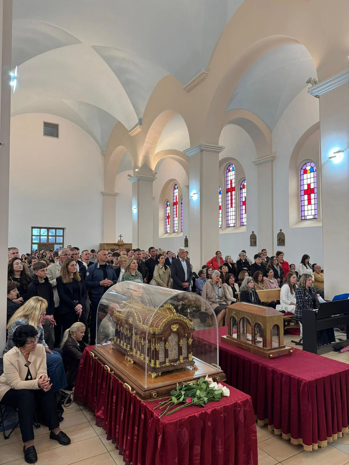 Relikvije svete Male Terezije i njezinih svetih roditelja pohodile župu Ledinac FOTO 17