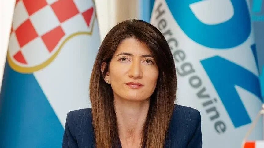 Prozirne fore gubitnika: Nabavili 800 pratitelja za Darijanu pa preko svojih opskurnih portala plasirali da ih je ona kupovala. Predsjednički im je odgovorila